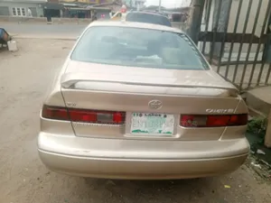Toyota Camry Automatic 1999 Gold