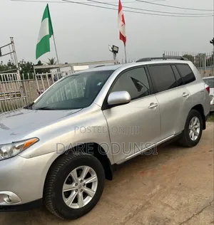 Toyota Highlander SE 2012 Silver