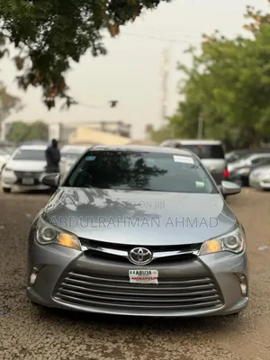 Toyota Camry LE 4dr Sedan (2.5L 4cyl 6A) 2015 Silver