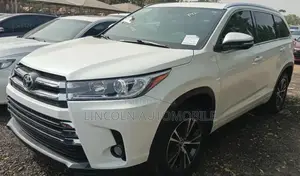 Toyota Highlander XLE V6 4x4 (3.5L 6cyl 6A) 2016 White