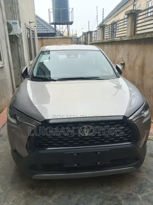 New Toyota Corolla Cross XLE 2025 Burgundy