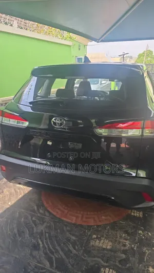 New Toyota Corolla Cross XLE 2025 Black