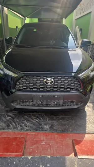 New Toyota Corolla Cross XLE 2025 Black