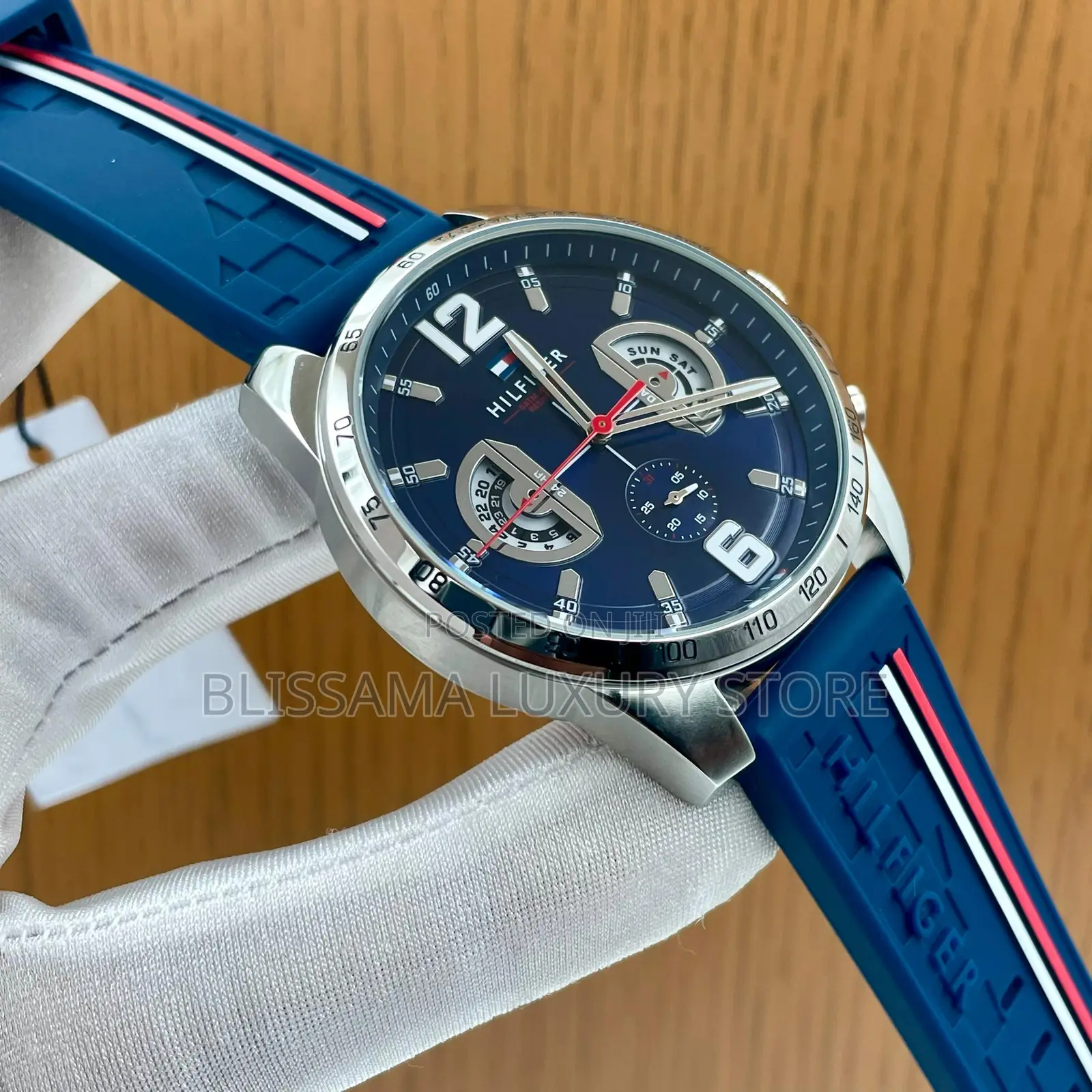 Tommy Hilfiger Luxury Rubber Wristwatch | Original, Classy & Durable