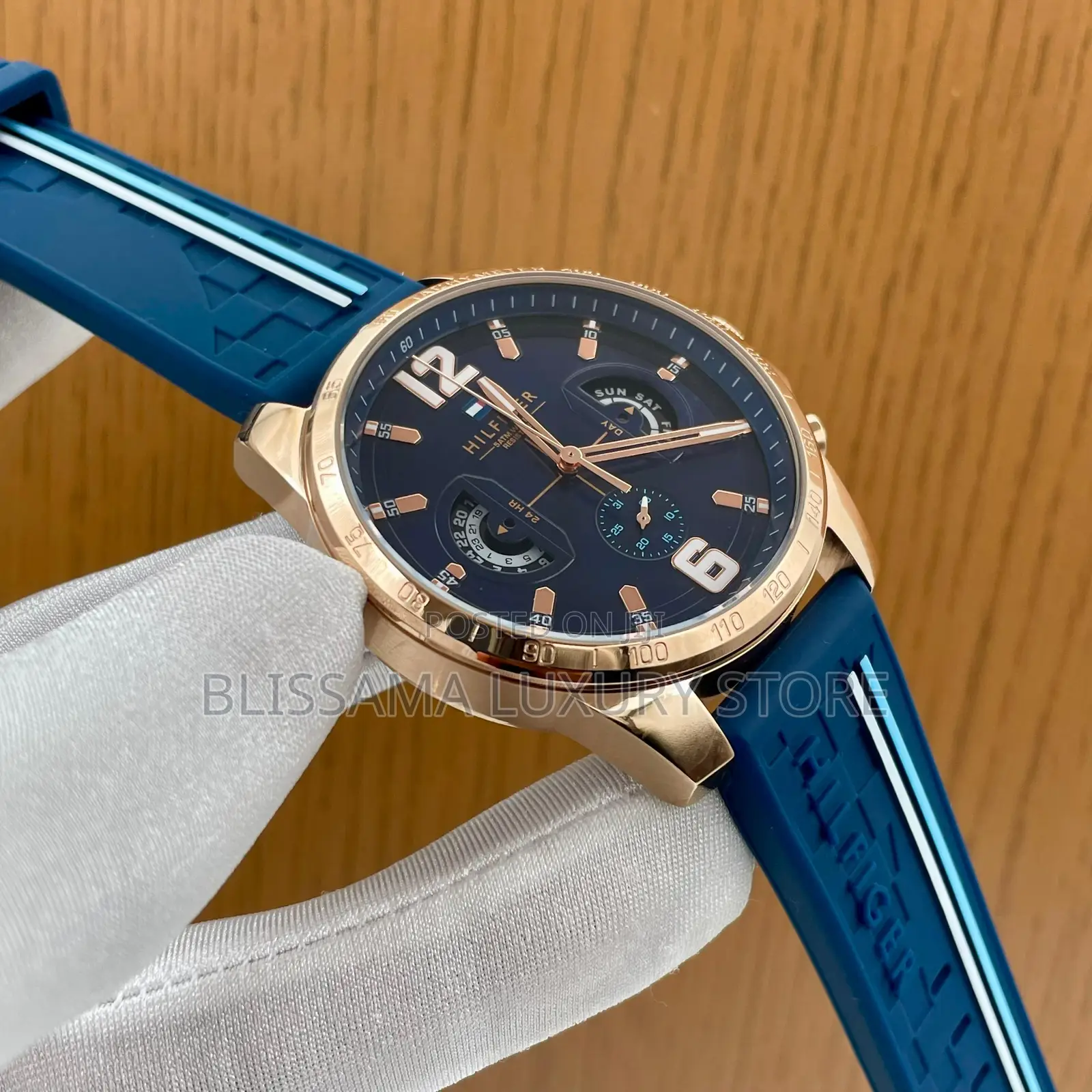 Tommy Hilfiger Luxury Rubber Wristwatch | Original, Classy & Durable
