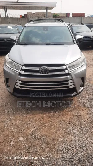 Toyota Highlander XLE 2019 Silver