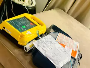 M B Aed7000s Defibrillator Machine
