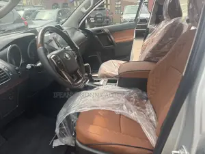 Toyota Land Cruiser Prado 2016 Silver