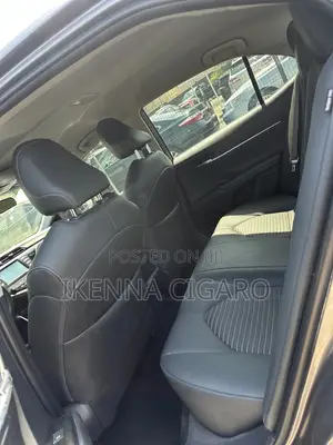 Toyota Camry SE FWD (2.5L 4cyl 8AM) 2018 Gray