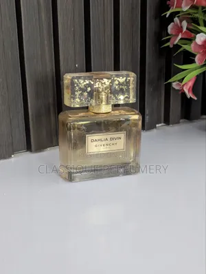 Dahlia Divin Givenchy