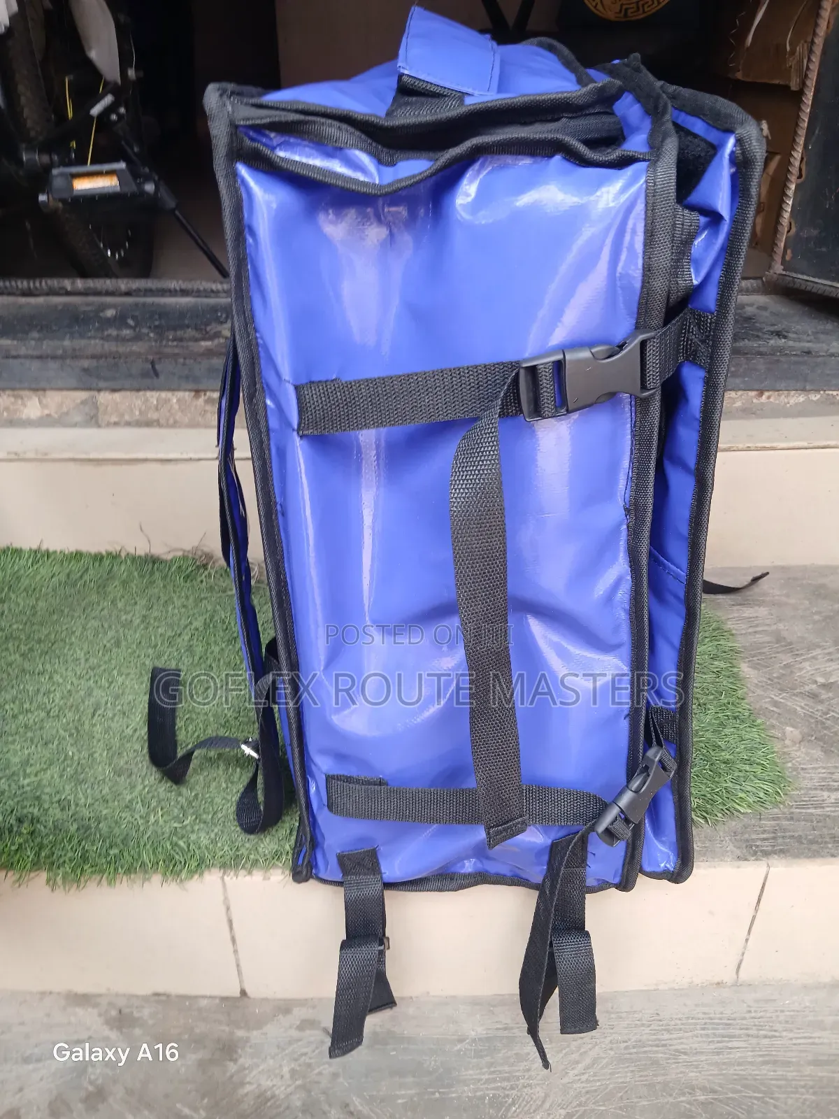 Expandable Insulated Delivery Bag