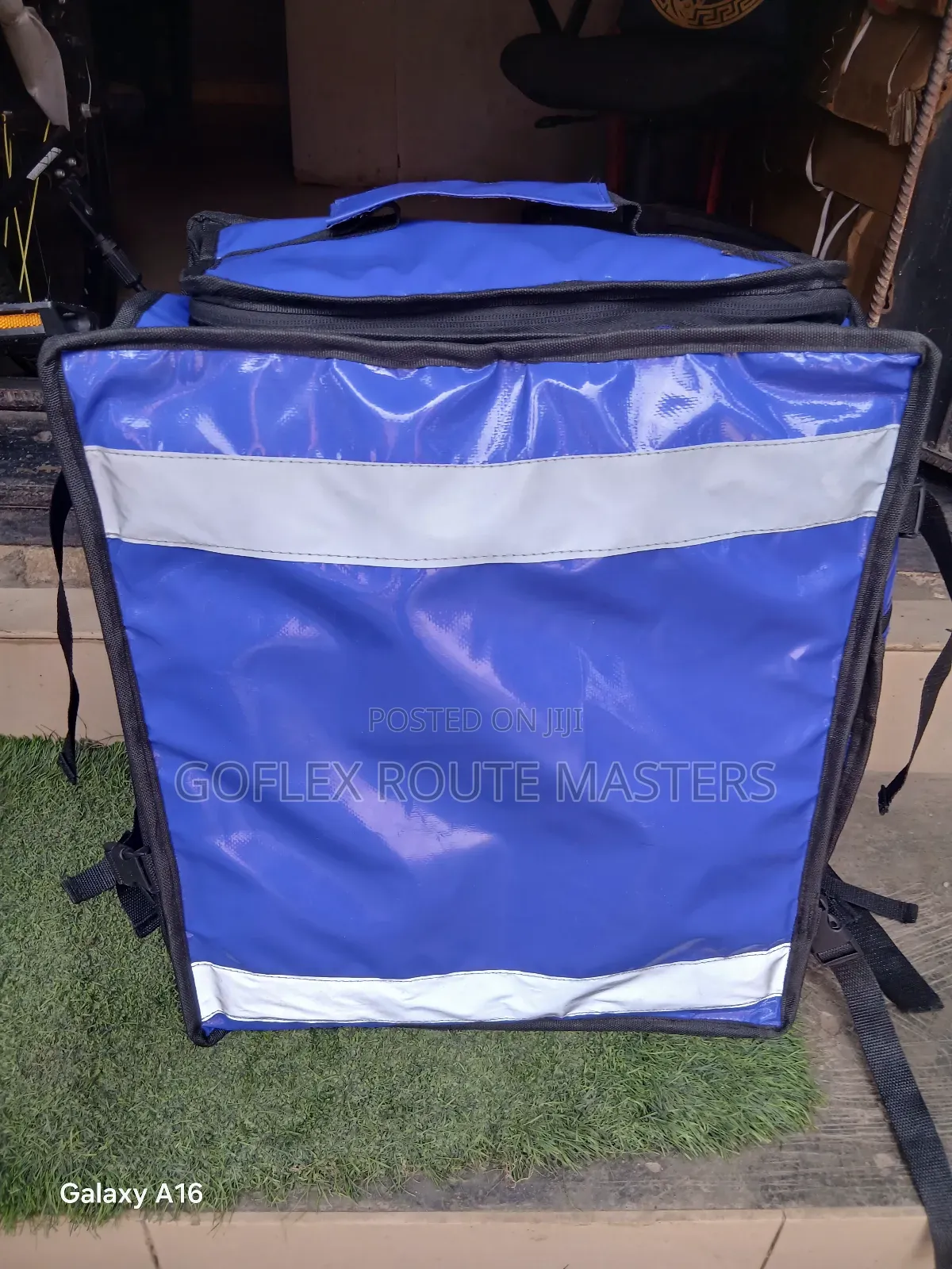 Expandable Insulated Delivery Bag
