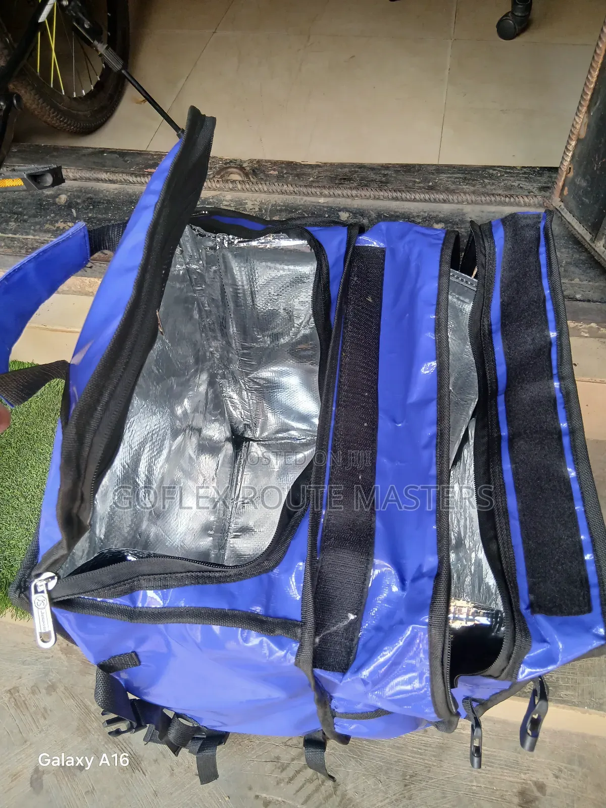 Expandable Insulated Delivery Bag