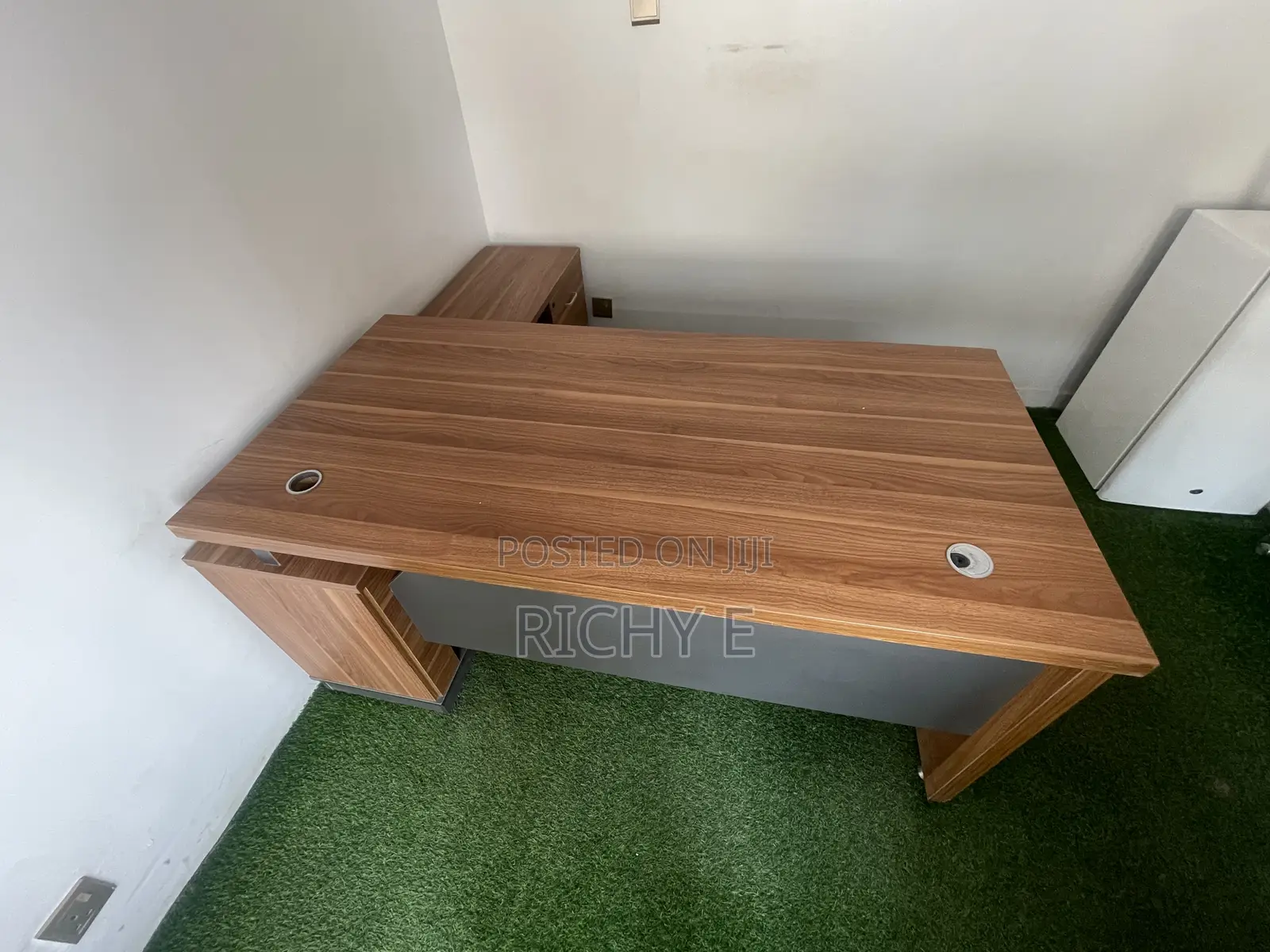 Executive Table With Extension – Office Desk