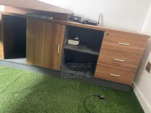 Executive Table With Extension – Office Desk