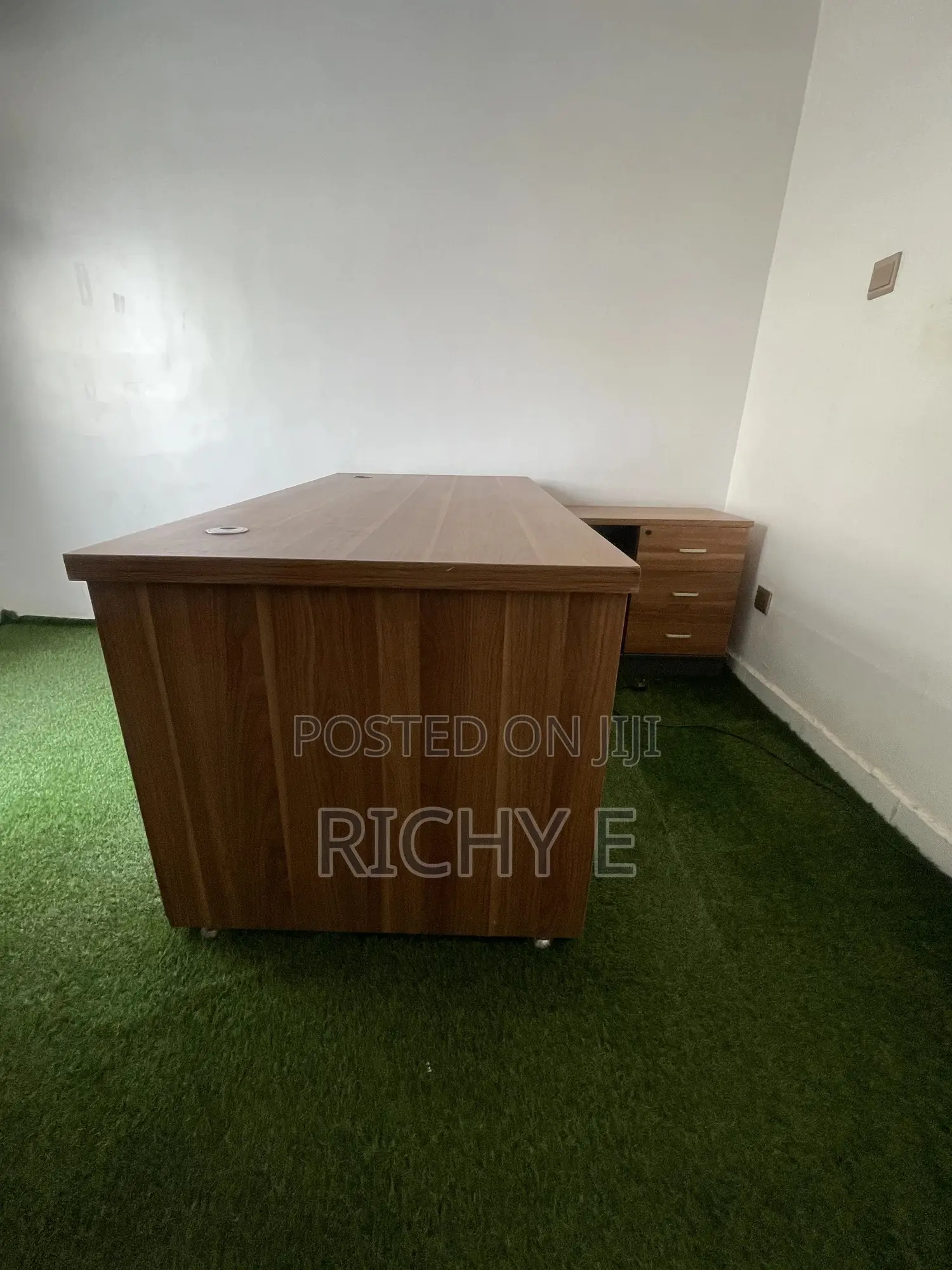 Executive Table With Extension – Office Desk