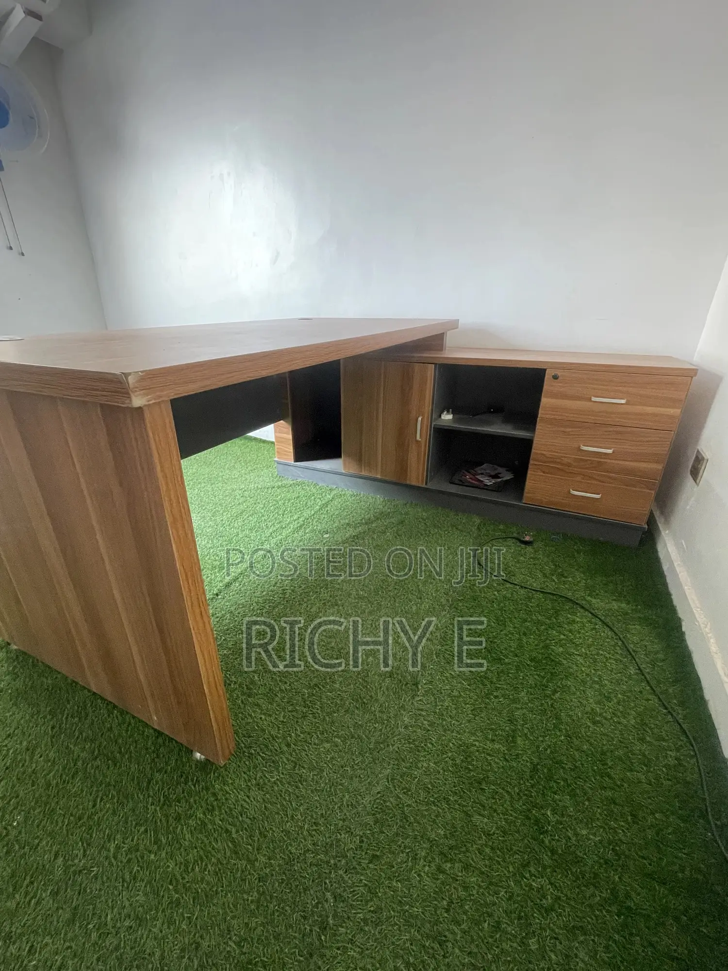 Executive Table With Extension – Office Desk