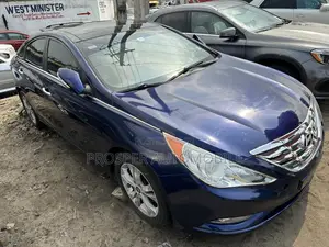 Hyundai Sonata Limited Sedan FWD (2.4L 4cyl 6A) 2012 Blue