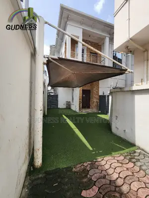 4bdrm Duplex in Chevron for rent