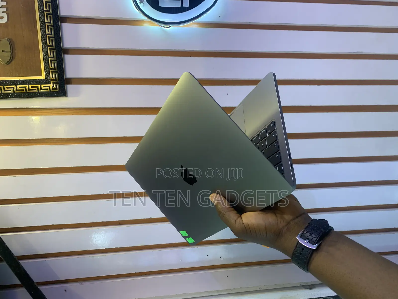 Laptop Apple MacBook Pro 2020 16GB Intel Core i7 SSD 512GB