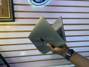 Laptop Apple MacBook Pro 2020 16GB Intel Core i7 SSD 512GB