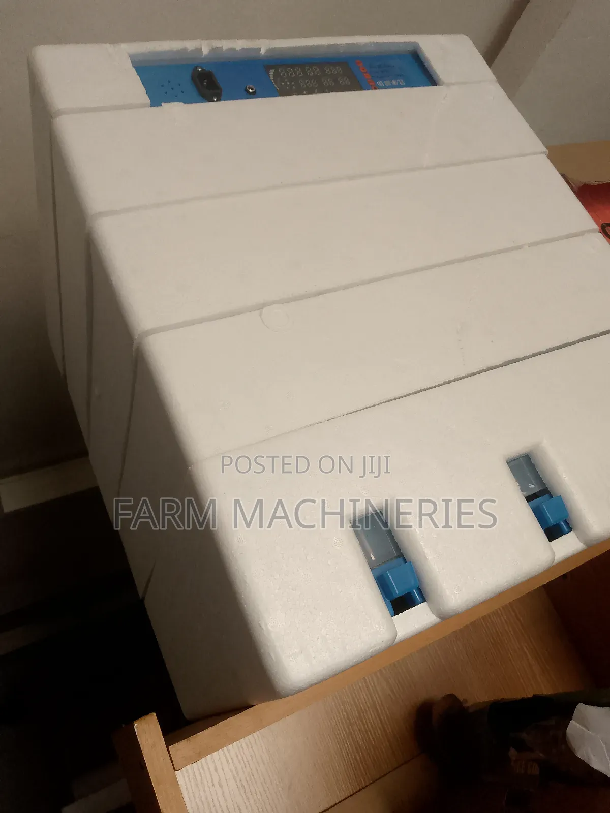 Egg Incubator (256 Capacity)
