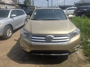 Toyota Highlander 2010 Gold