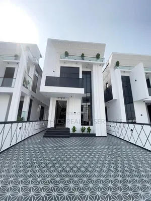 5bdrm Duplex in Chevron for sale
