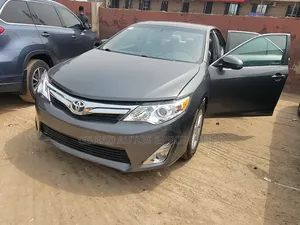 Toyota Camry LE 4dr Sedan (2.5L 4cyl 6A) 2014 Gray