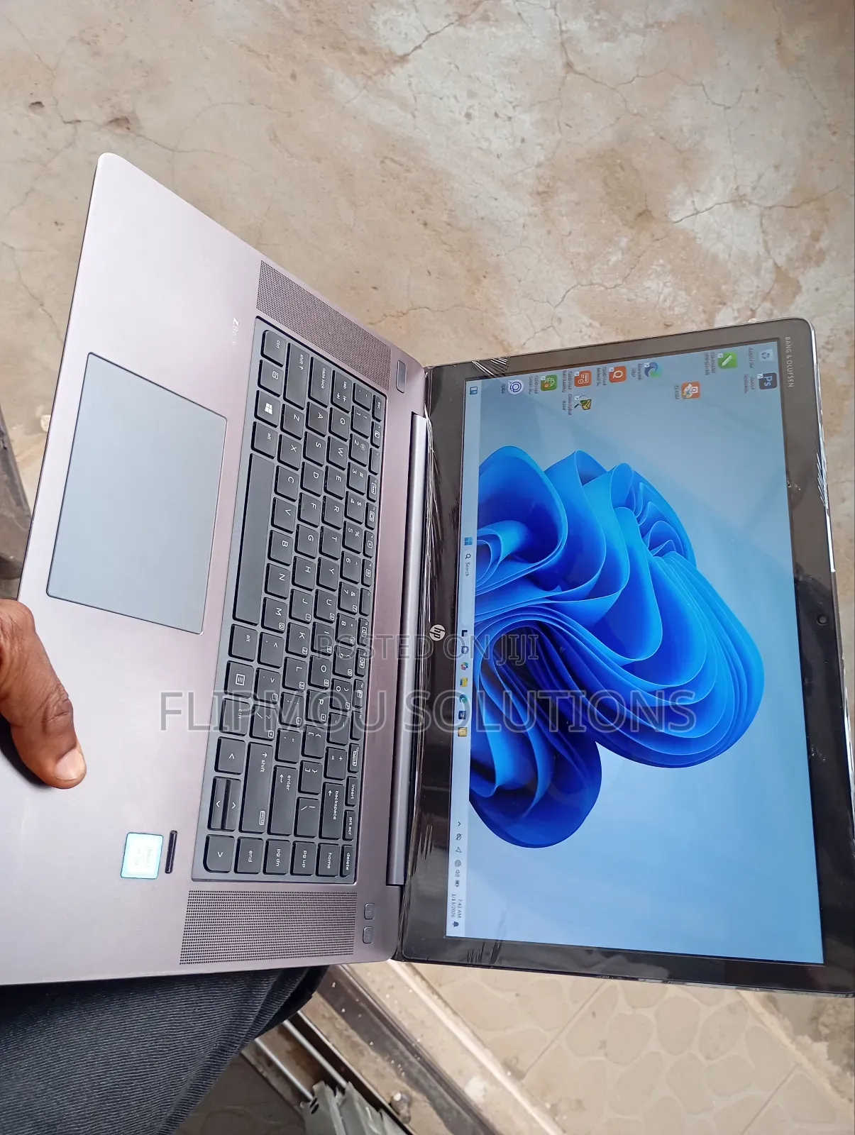 Laptop Dell Studio 15 1555 16GB Intel Xeon SSD 512GB