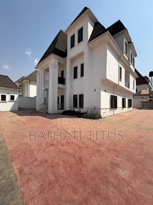 5bdrm Duplex in Bunkoro for sale