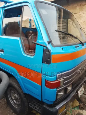 Toyota Dyna 200 Six Tyres Petrol Truck