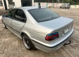 BMW 528i 2002 Silver