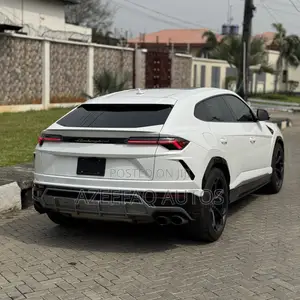 Lamborghini Urus Base 2019 White