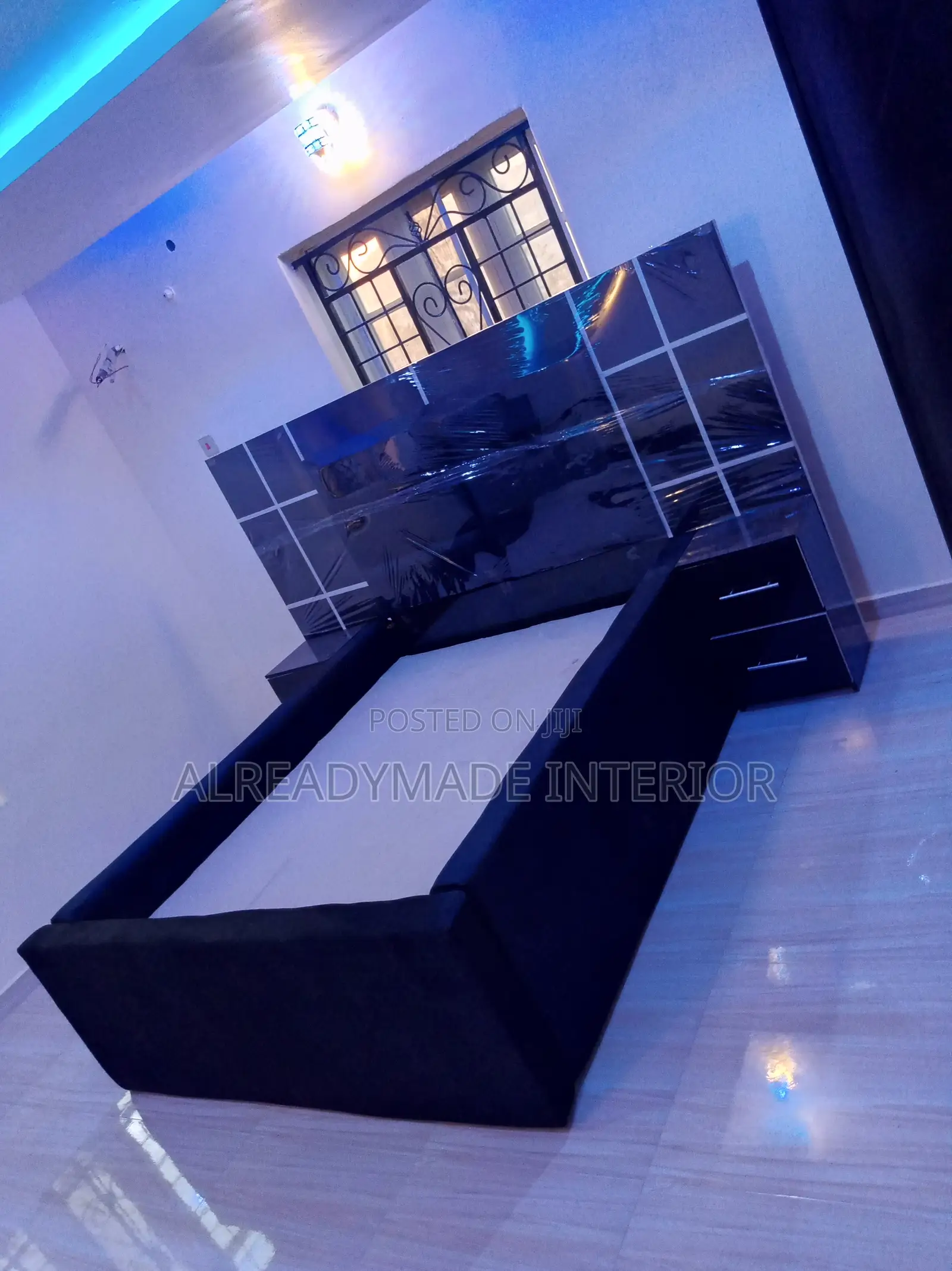 4 Half by 6ft Bedframe