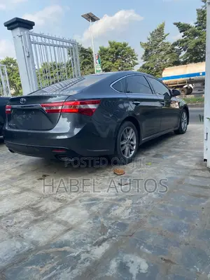 Toyota Avalon XLE 4dr Sedan (3.5L 6cyl 6A) 2014 Gray