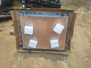Radiator Toyota Hilux 2012
