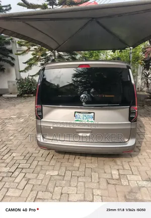 Volkswagen Caddy 2022 Brown