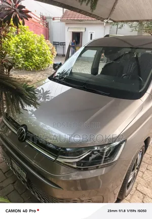 Volkswagen Caddy 2022 Brown