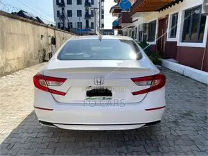 Honda Accord EX (1.5L 4cyl Turbo CVT) 2019 White