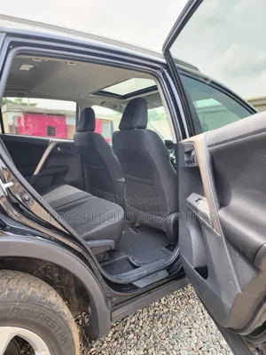 Toyota RAV4 XLE 4dr SUV AWD (2.5L 4cyl 6A) 2014 Black