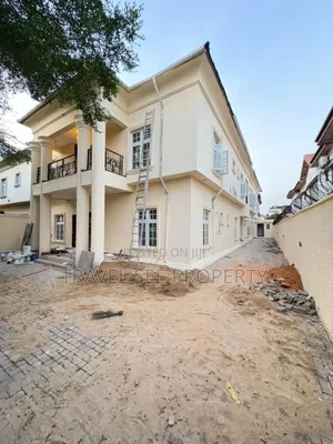 Furnished 3bdrm Block of Flats in Ademirty Roads Lekki for rent