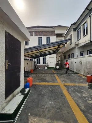 4bdrm Duplex in Nice Estate, Chevron for rent