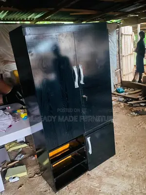 40inc by 6ft Wardrobe