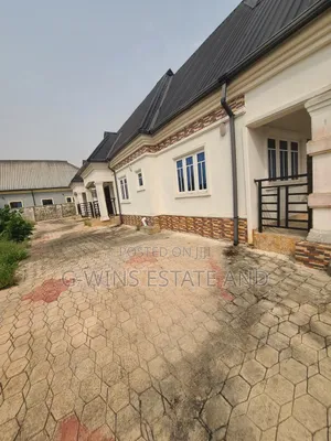 2bdrm Apartment in Okhuoromi Off, Benin City for rent