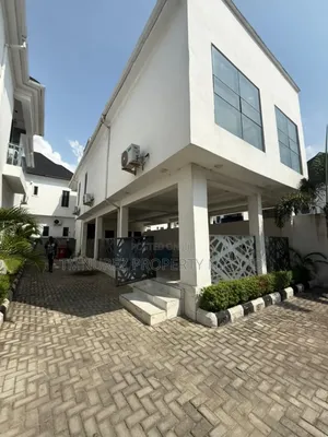 Studio Apartment in Orchild Road, Chevron for rent