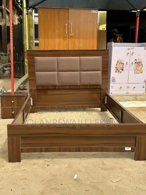 4 and 1⁄2 by 6ft Bedframe With a Side-Drawer