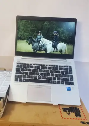 New Laptop HP 430 G5 16GB Intel Core I5 SSD 256GB