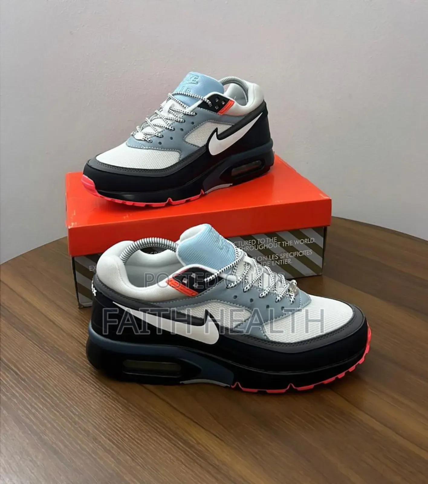 *Nike Air Max SNK