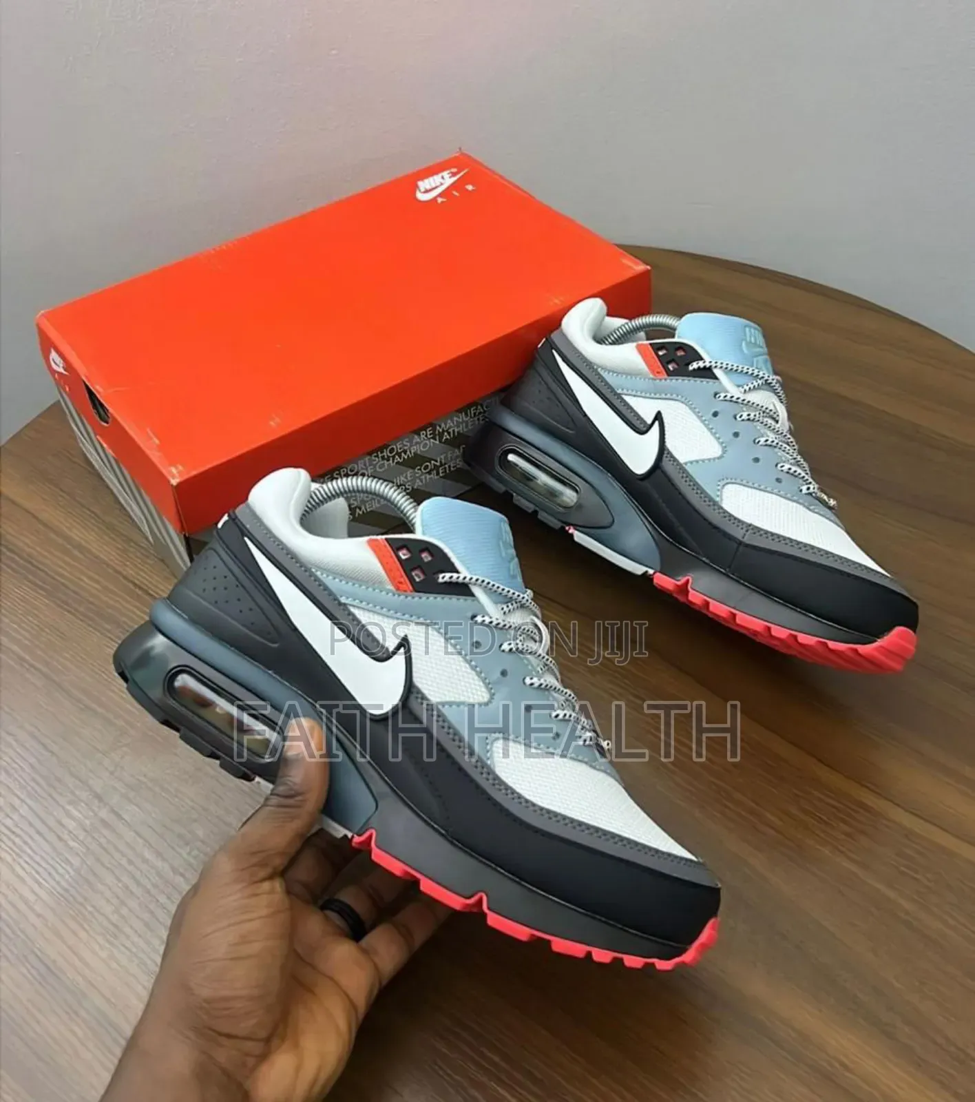 *Nike Air Max SNK